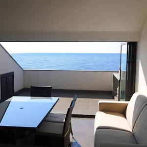 The Roof On The Sea Apartament