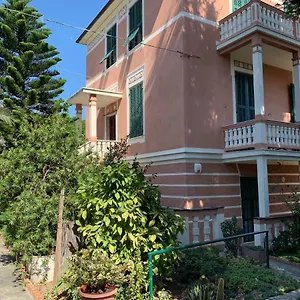 https://villa-rosa-maria.hotelitalianriviera.com